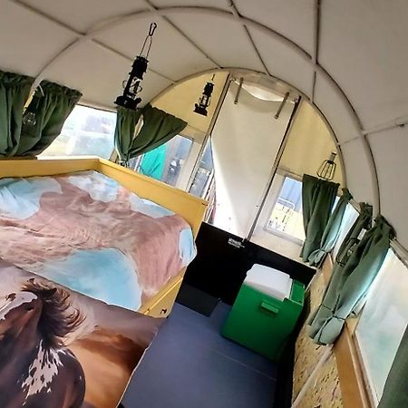De Huifkar, Trekkershut Bij Sneek Hommerts Exterior foto